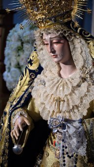 Encarnación coronada